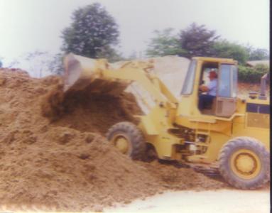 LOADER TOOPSOIL